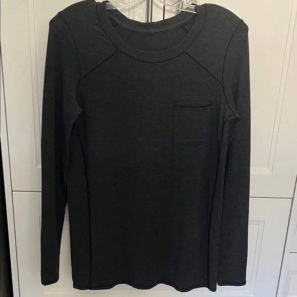 L- 108 🍋 Lululemon’s 🍋 Find Your Zen Long Sleeve
Heathered Black - Picture 6 of 9